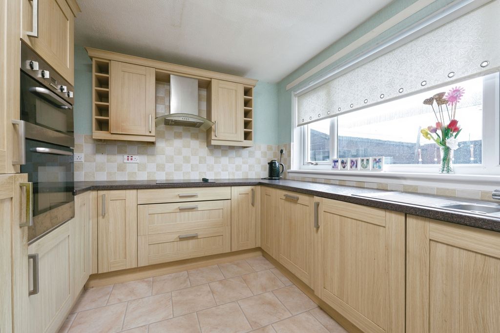 Property photo 3 of 15 Kitchen