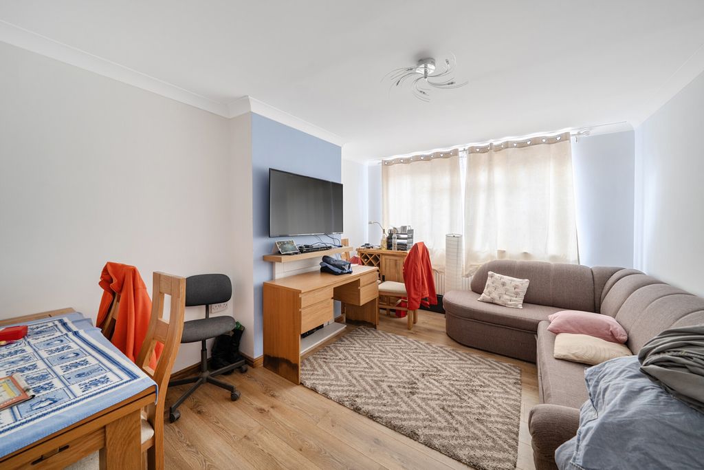 Property photo 3 of 20 1403512-2-697B757...