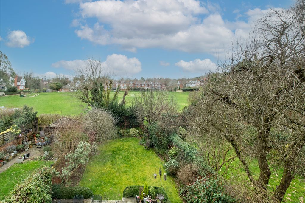 Property photo 3 of 39