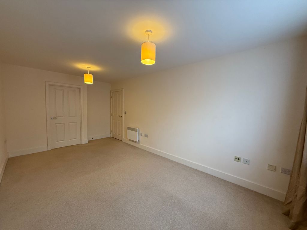 Property photo 3 of 6 Living Room