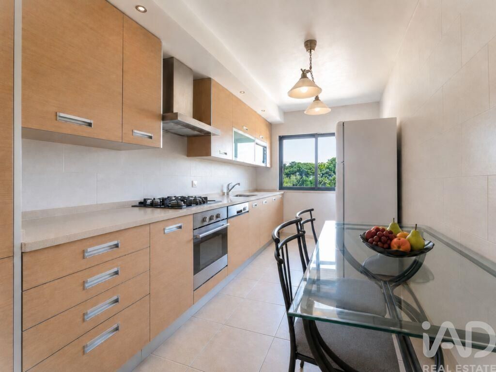 Property photo 1 of 32