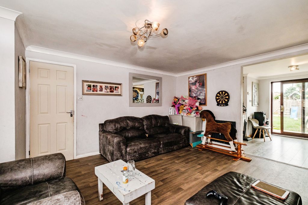 Property photo 3 of 20