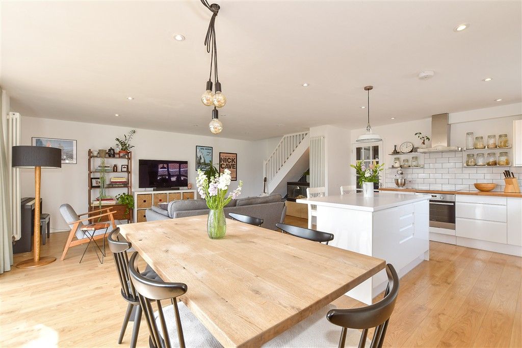 Property photo 1 of 11 Kitchen/ Lounge/ Diner