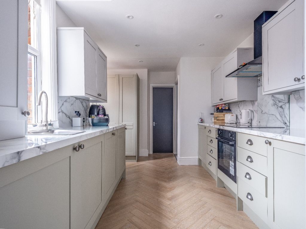 Property photo 3 of 13 3299943