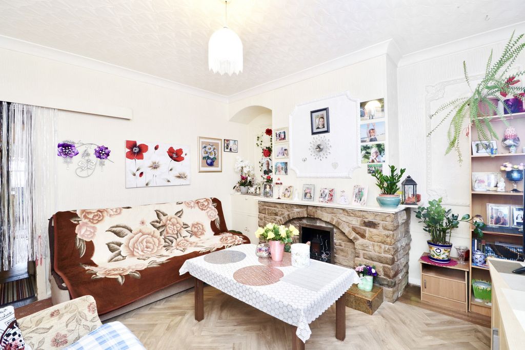 Property photo 3 of 11