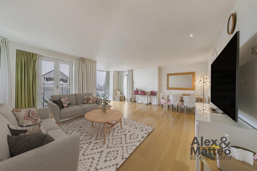 Property photo 2 of 12 Berkeley Tower