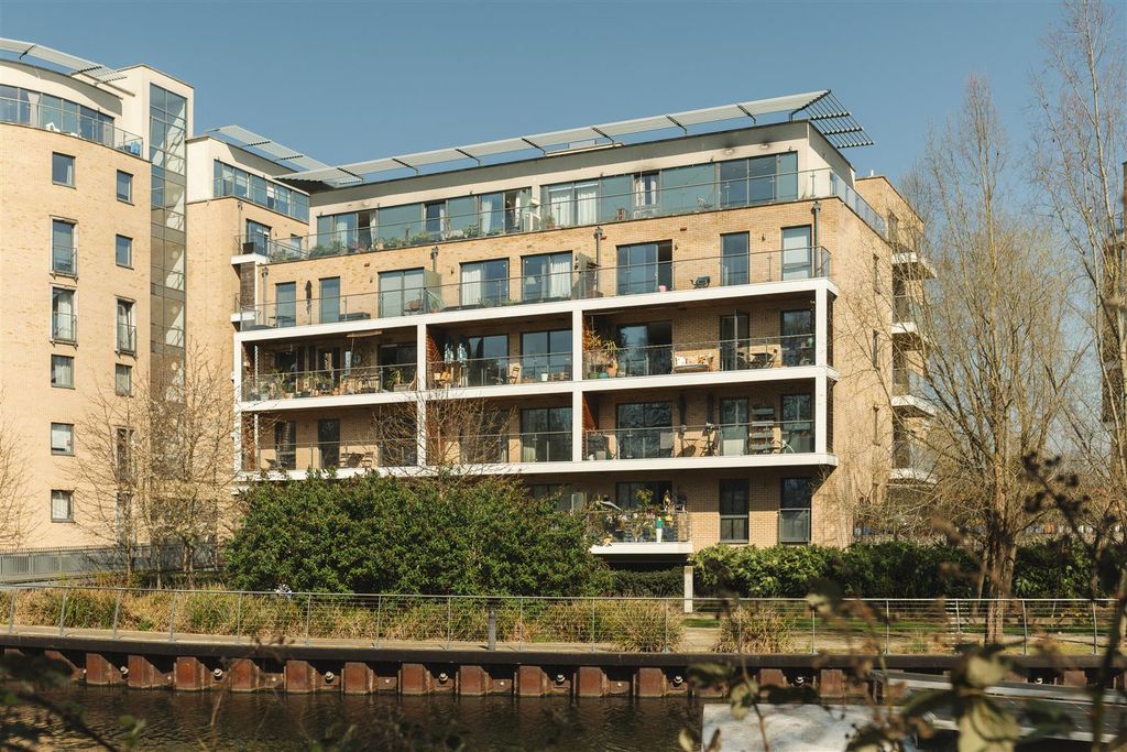 Property photo 3 of 47 Barleycourt_2-1.Jpg