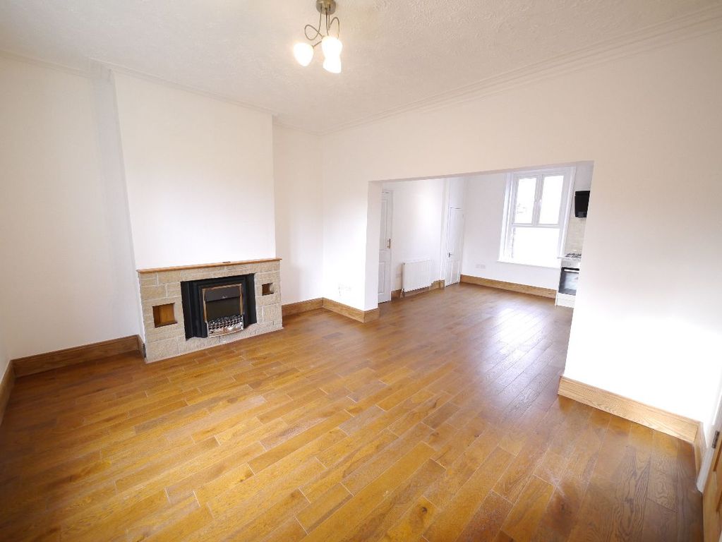 Property photo 2 of 28