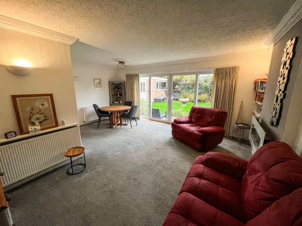 Property photo 2 of 12 Lounge/Diner