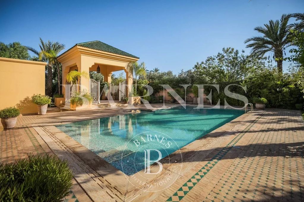 Property photo 2 of 17 Swimming Pool