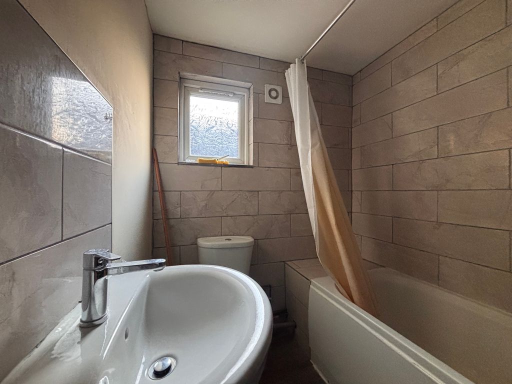 Property photo 3 of 5 Bathroom