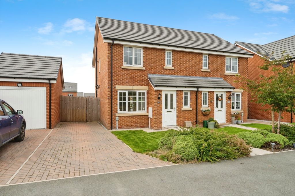 Property photo 1 of 17 Front