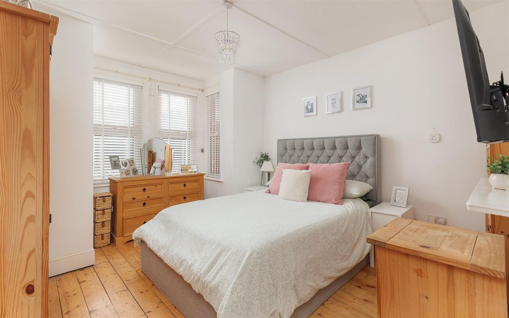 Property photo 3 of 17 Large Principal Room