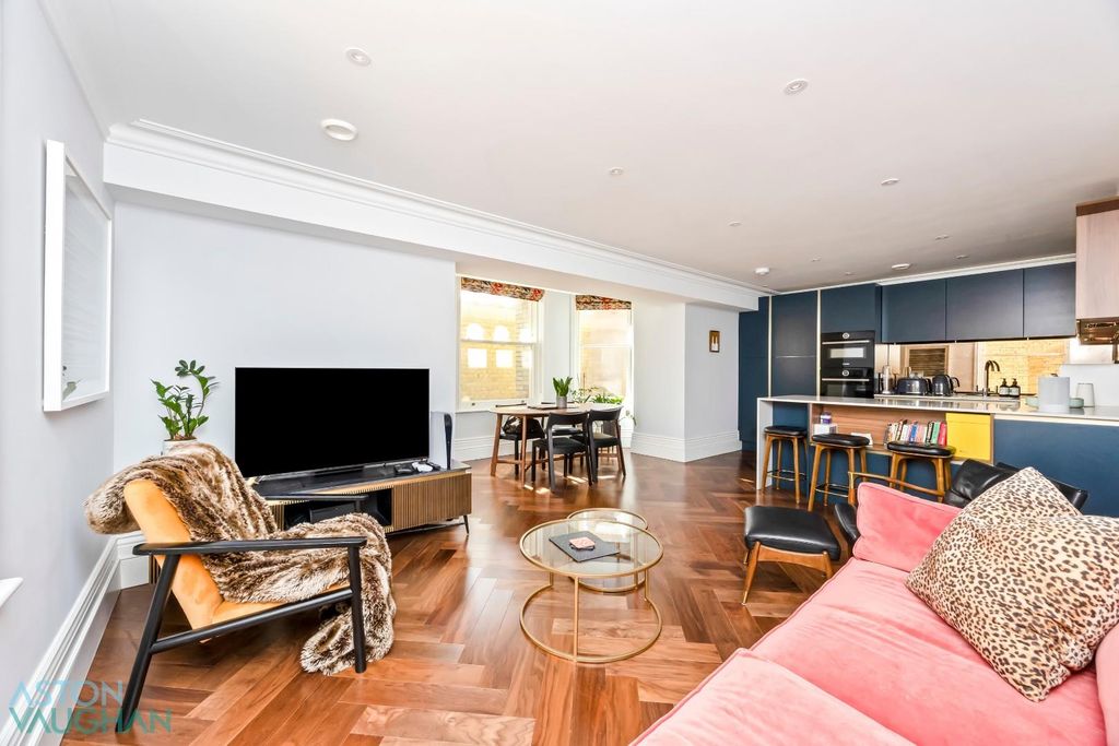 Property photo 2 of 15 Queens Gardens, Kings House