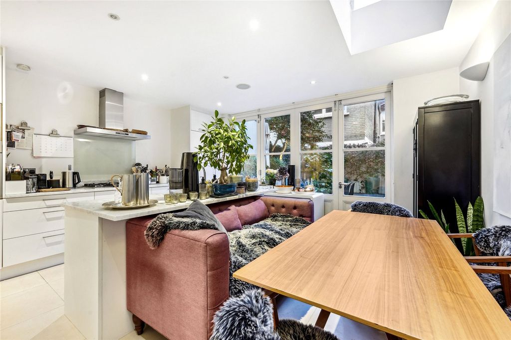 Property photo 2 of 12 Picture No. 22