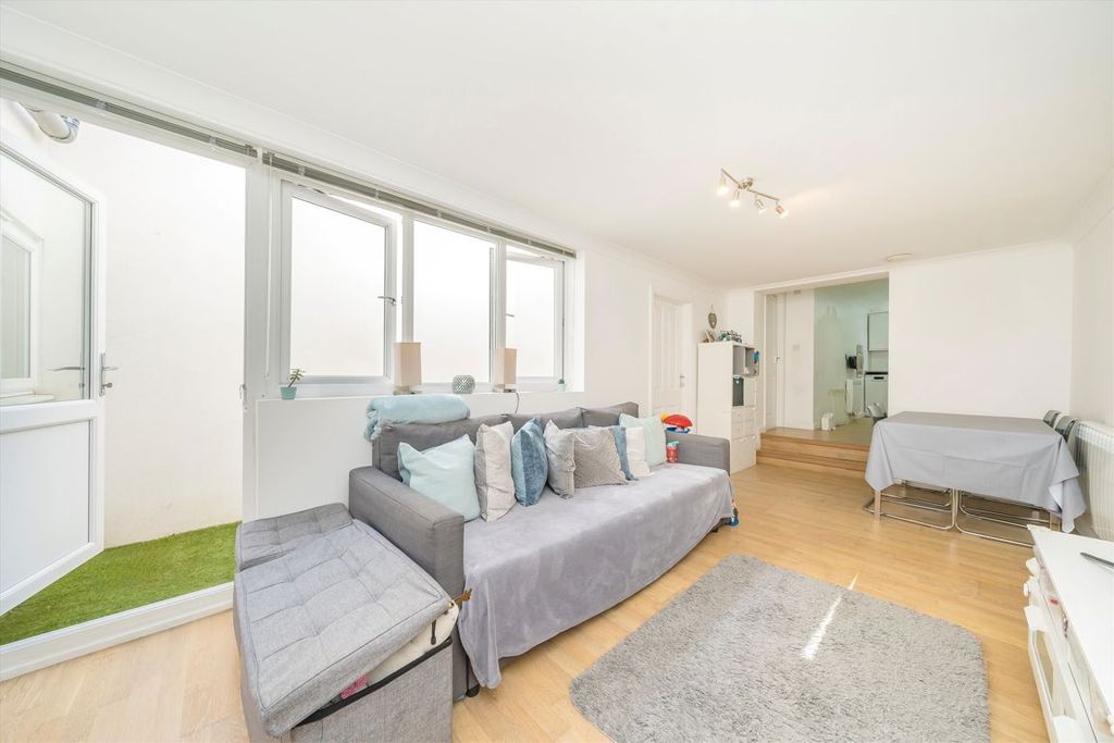 Property photo 2 of 5