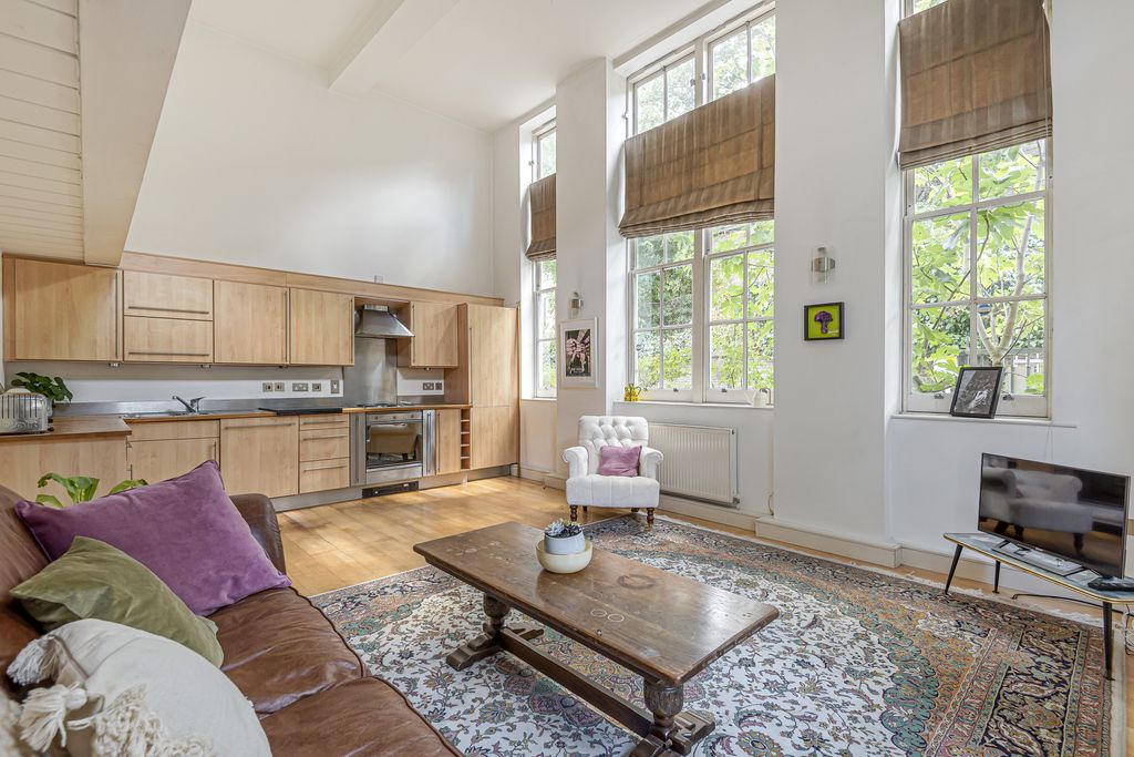 Property photo 3 of 14