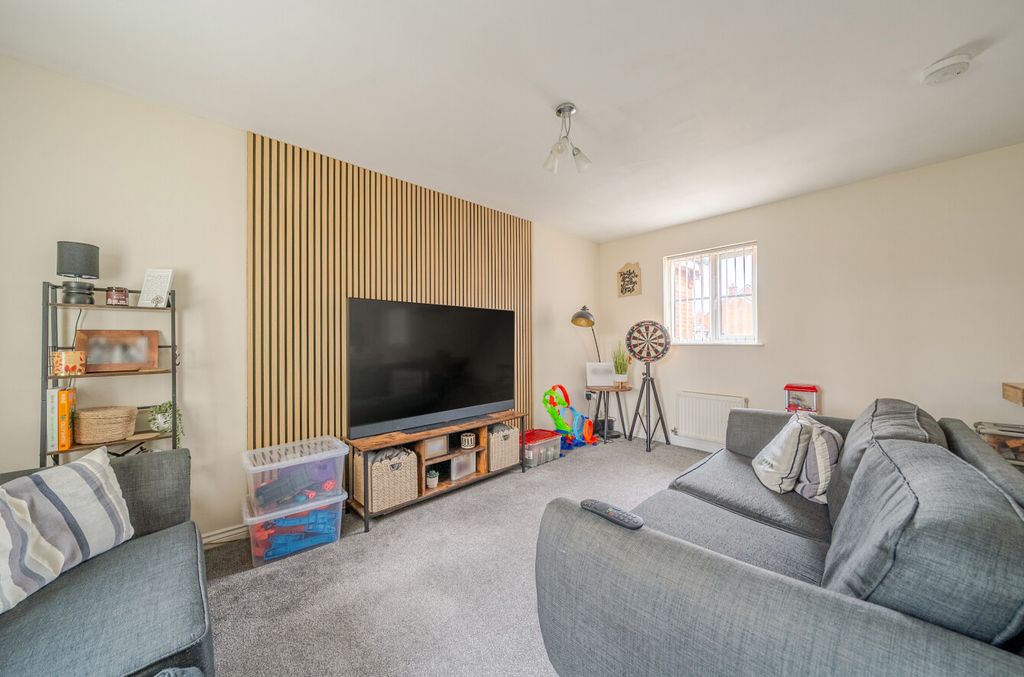 Property photo 2 of 20 1410800-16-698c53...