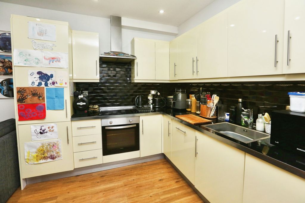 Property photo 2 of 16 Photography