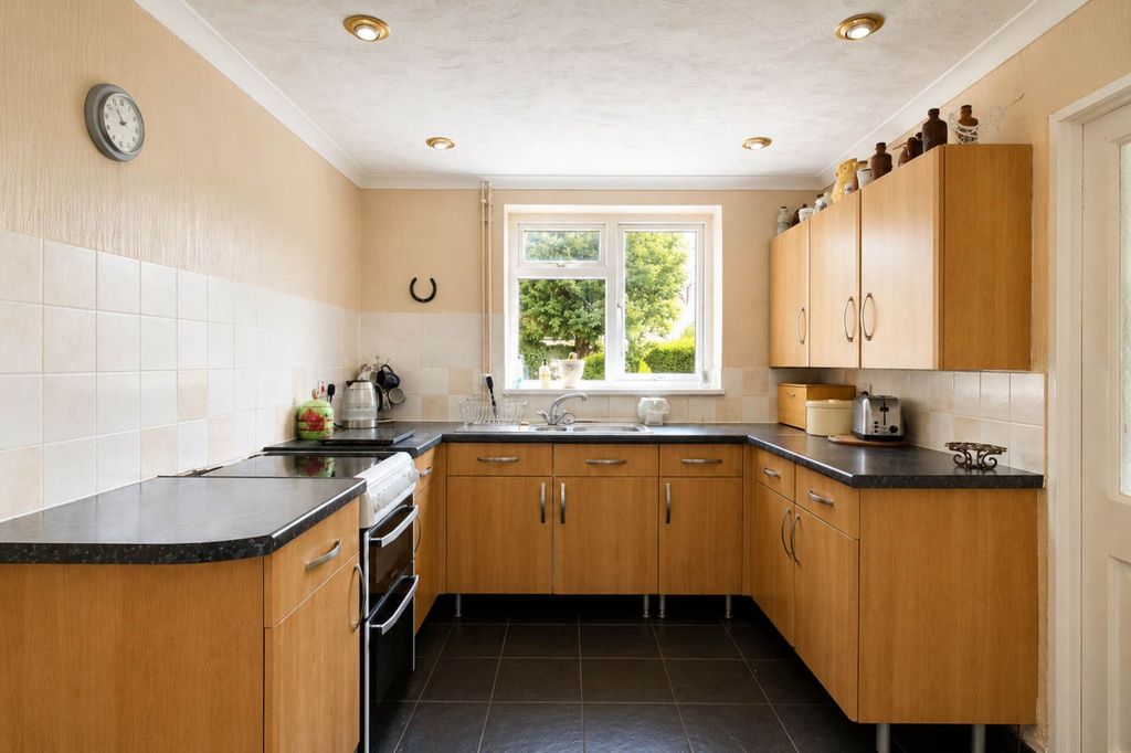 Property photo 3 of 16