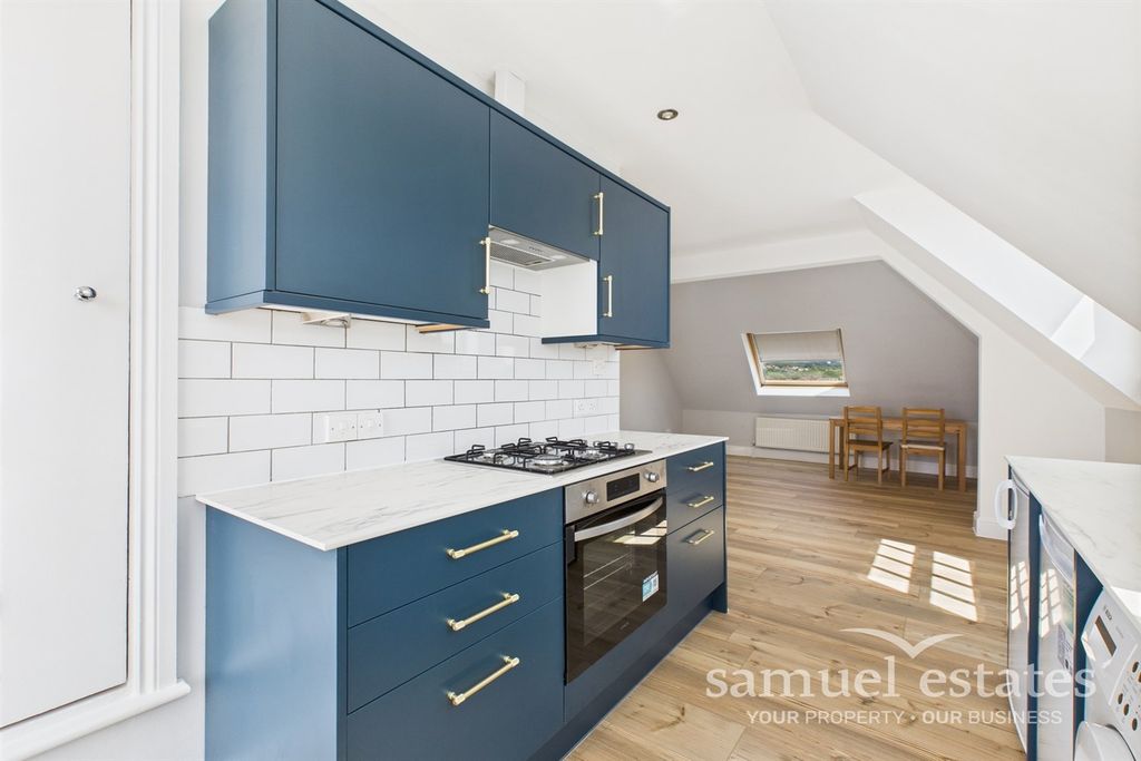 Property photo 1 of 11 Kitchen