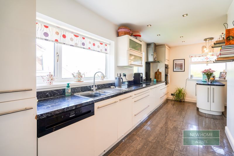 Property photo 2 of 35 Photo 25