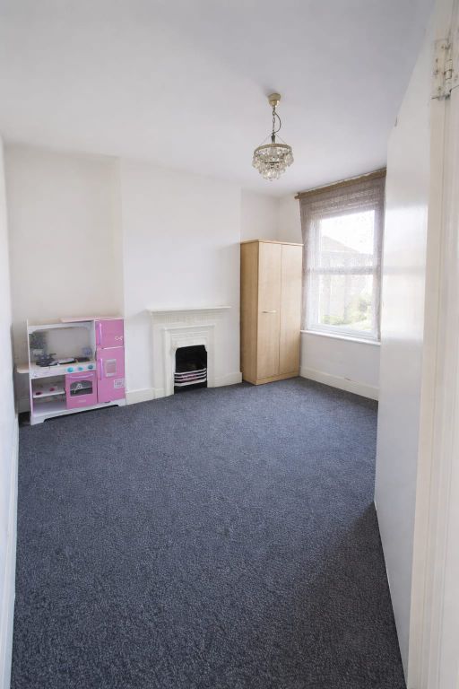 Property photo 3 of 5 Bedroom