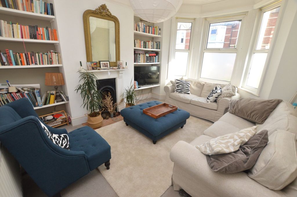 Property photo 2 of 12 Living Room