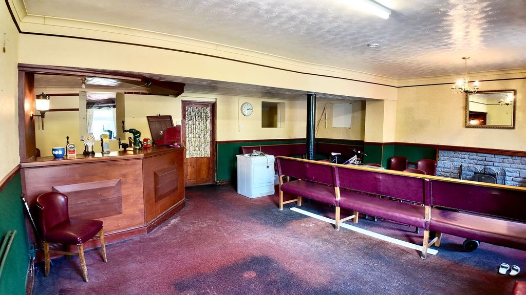 Property photo 2 of 26