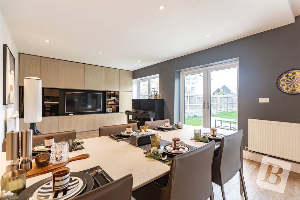 Property photo 2 of 34 Kitchen/Diner