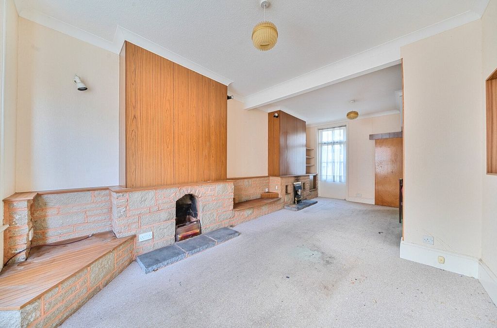 Property photo 3 of 10 Open Plan Living