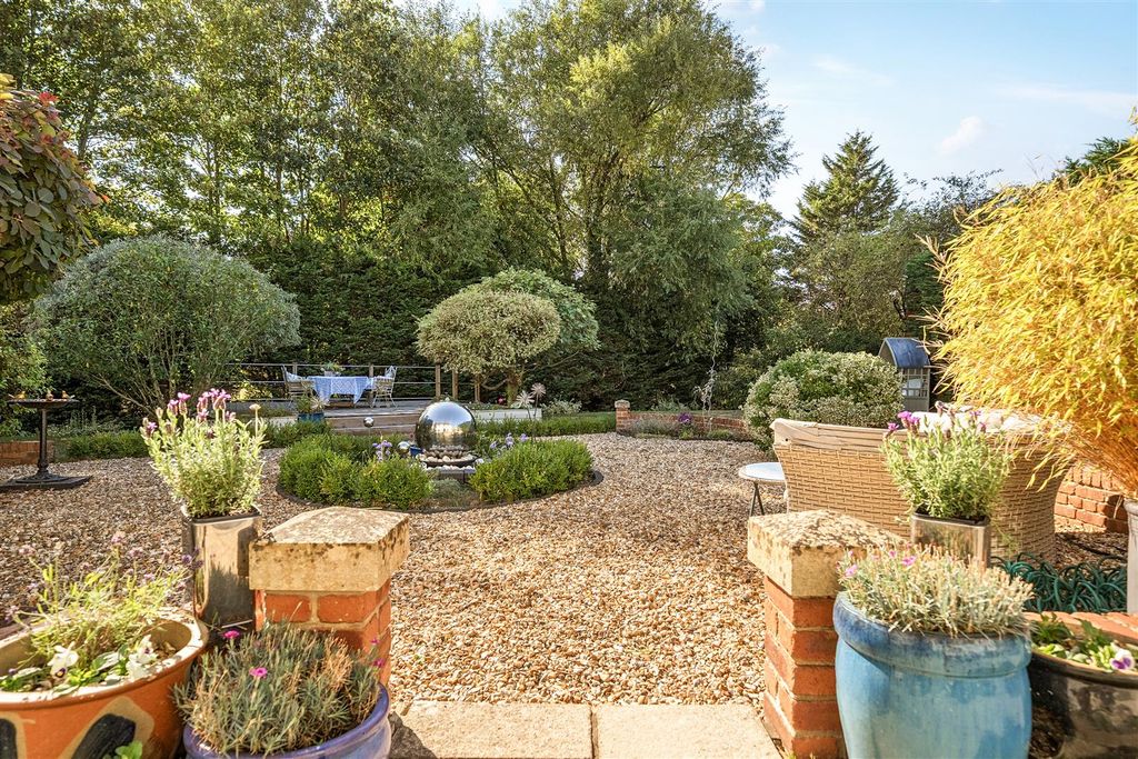 Property photo 2 of 39 1342122-6-68A971A198A9E.Jpg