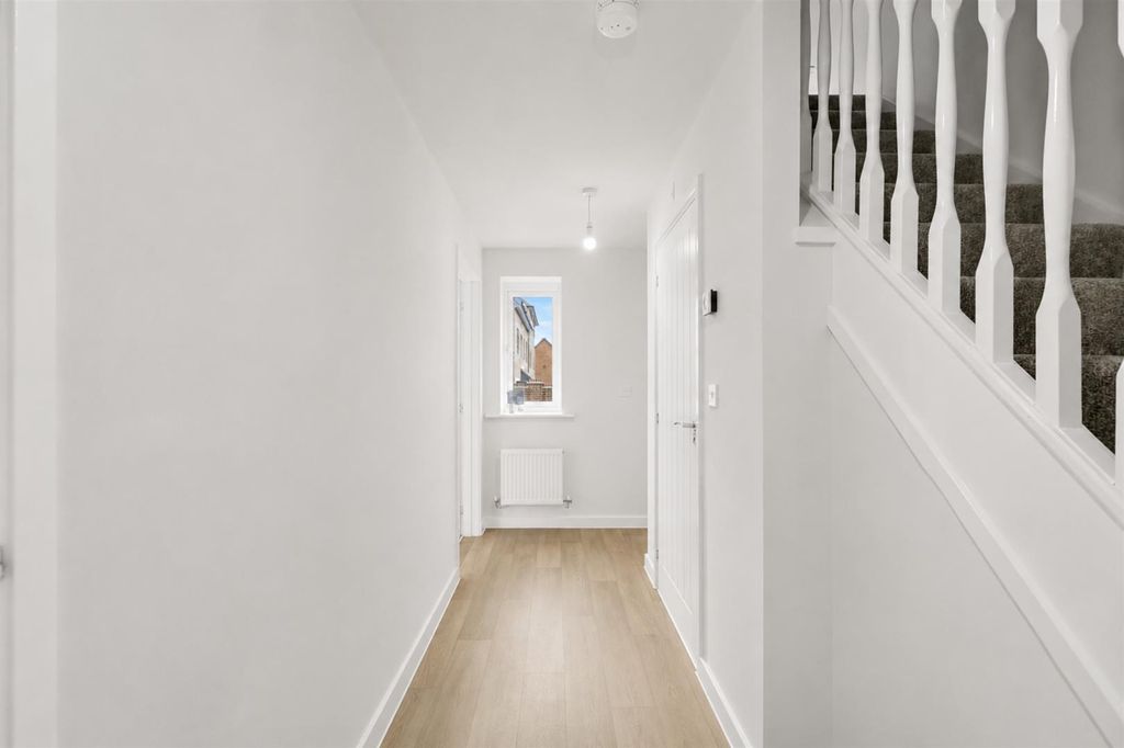 Property photo 2 of 38 Entrance Hall_1.Jpeg