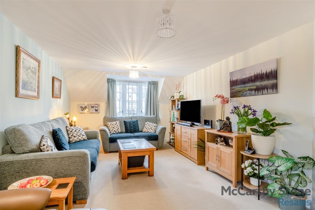 Property photo 3 of 17 8670891-Interior15.Jpg