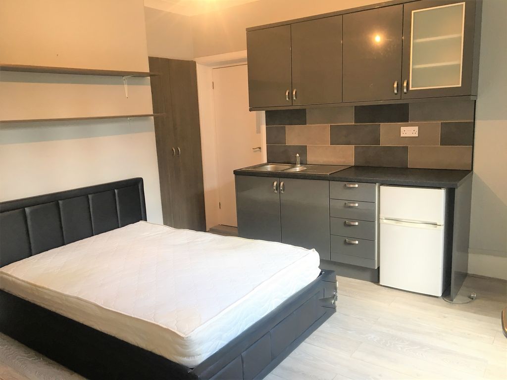 Property photo 1 of 3