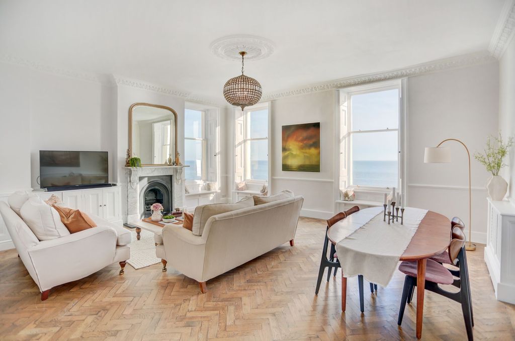 Property photo 3 of 26