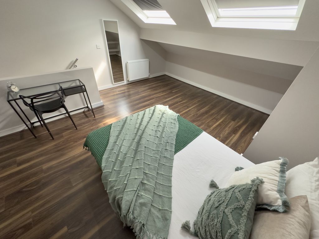 Property photo 3 of 9 119 Empress Road