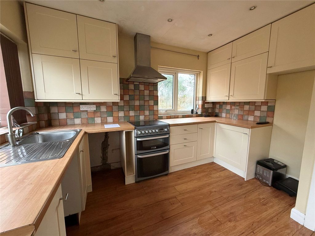 Property photo 3 of 11 Picture No. 10