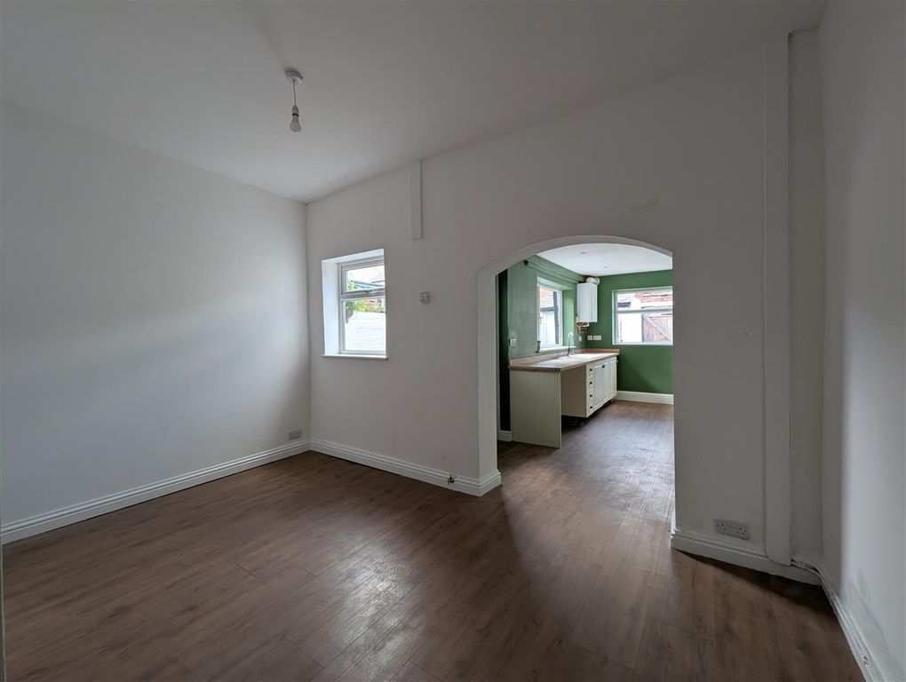 Property photo 3 of 11 Dining Room