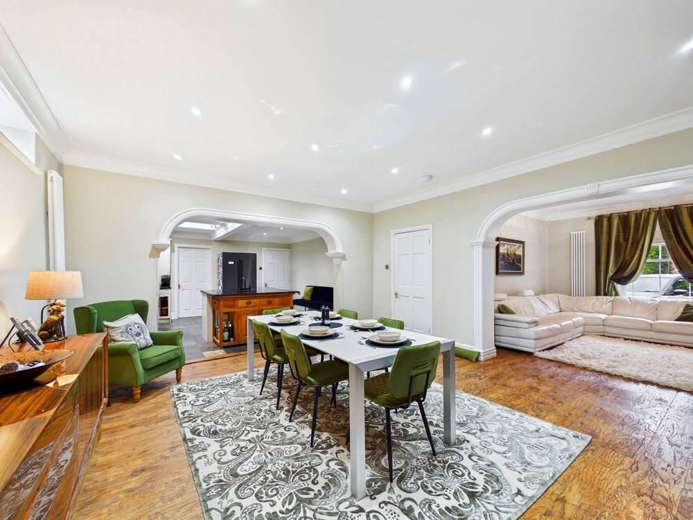 Property photo 3 of 24 Dining Room