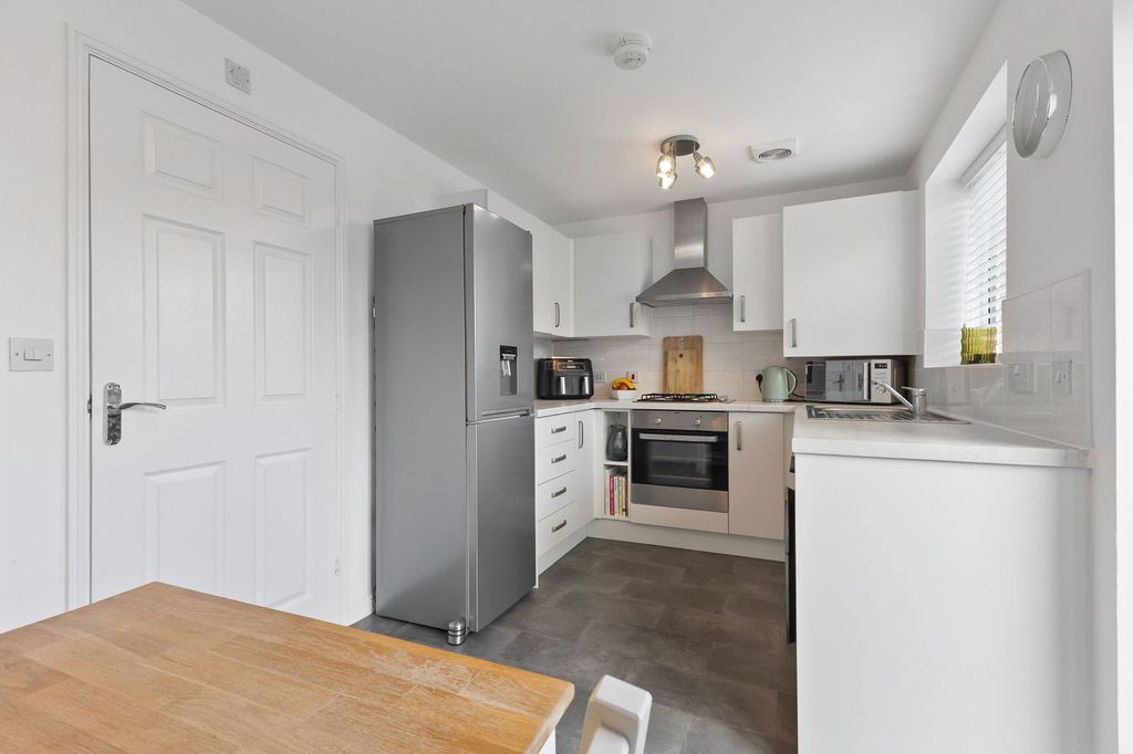 Property photo 2 of 22