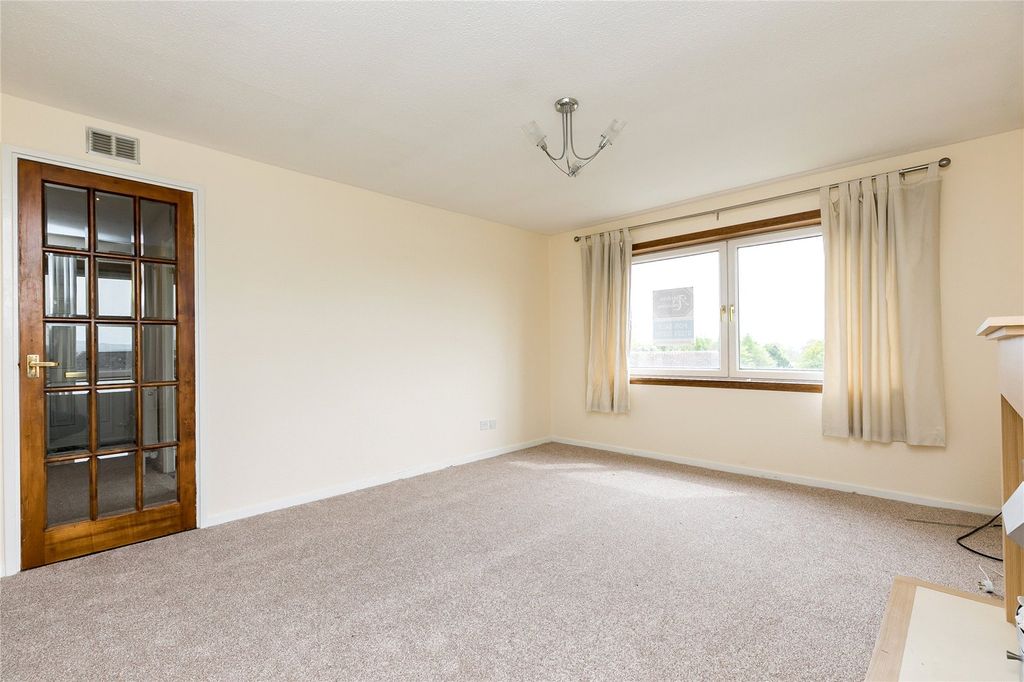 Property photo 2 of 13 Picture No. 17