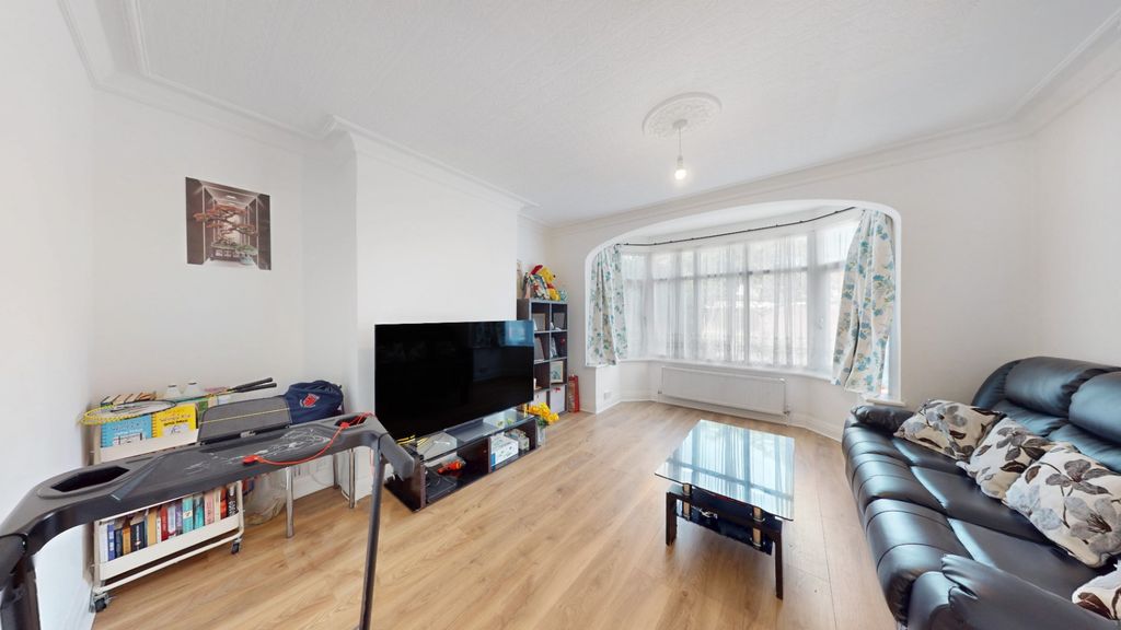 Property photo 3 of 19 5212974
