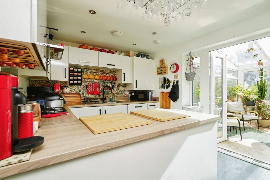 Property photo 2 of 20