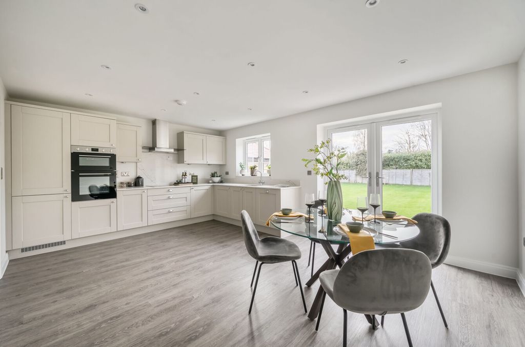 Property photo 3 of 7 1380666-9-6914Ae9...