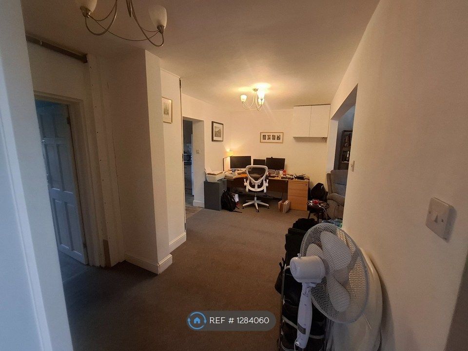 Property photo 3 of 10 Dining Room