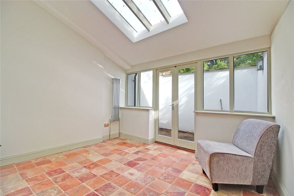 Property photo 2 of 8