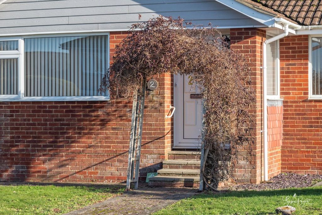 Property photo 3 of 21 Welcome To 2 Rowantree Drive