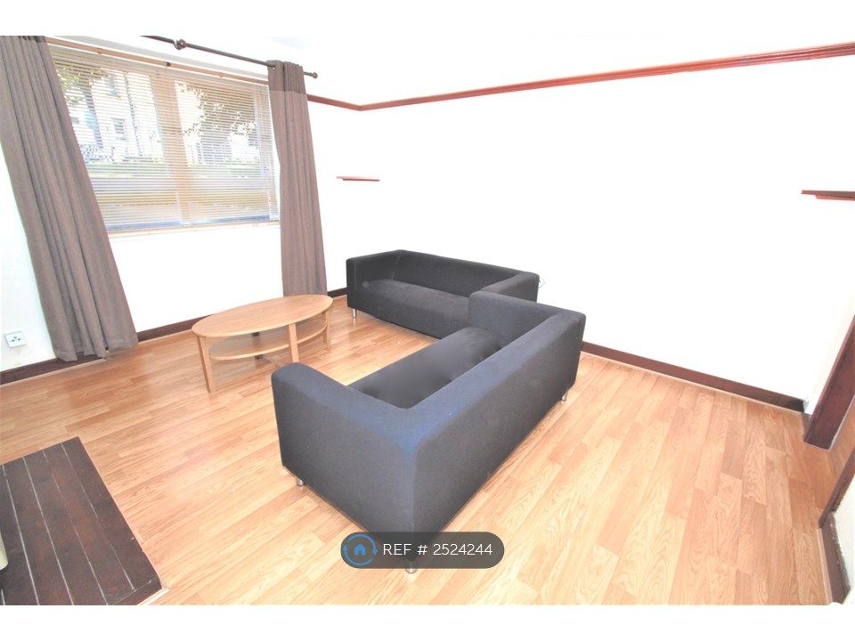 Property photo 2 of 10 Lounge