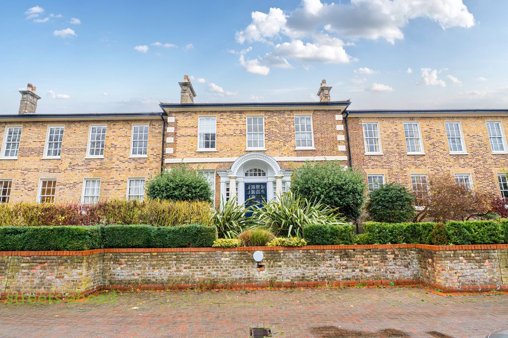 Property photo 1 of 11 0A5d4bae-E9A0-4F2...